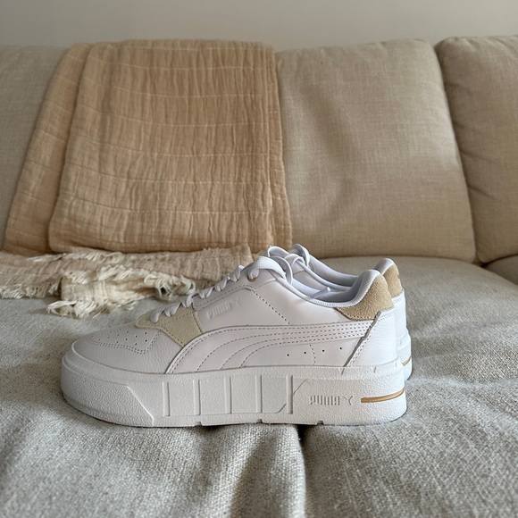 BRAND NEW Puma Mayze Women's Sneakers (white tan) - Picture 2 of 2
